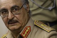 تفاصيل صفقة ترامب وبوتين حول ليبيا    