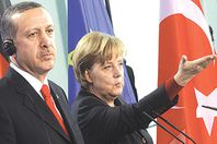 "ميركل" تواجه ضغوطا لمنع زيارة "أردوغان"