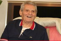 وزارة الرياضة تتحمل تكاليف علاج عادل هيكل