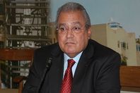 جابر عصفور يصاب بجلطة في المخ على الهواء