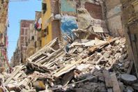 إصابة 3 أشخاص إثر انهيار عقار بالمعادى