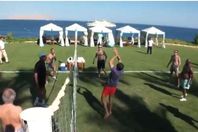 الوليد بن طلال يلعب كرة الطائرة مع هشام طلعت مصطفى