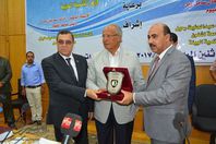 رئيس جامعة الفيوم ووزير التنمية المحلية ومحافظ الفيوم