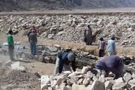 صور بناء البحيرات  والسدود