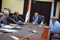 صورة اجتماع المحافظ