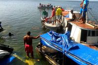 غرق المركب البحث عن مفقودين