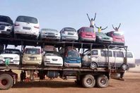 700 سيارة تدخل السودان