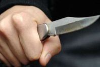 يحاول ذبح شاب بالفيوم