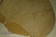 خنفساء داخل رغيف