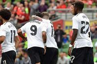 شاهد بالصور.. لمسات محمد صلاح  في مباراة ليفربول وأتليتكو بلباو