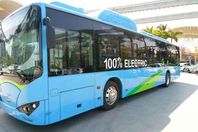 مصر تستخدم حافلة كهربية تسع لـ90 راكبًا