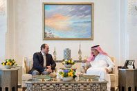 الملك سلمان يستقبل الرئيس السيسي في «نيوم»