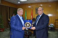 تبادل الهدايا التذكارية