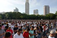 شاهد ..  صلاة العيد حول العالم