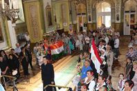 داخل الكنيسة