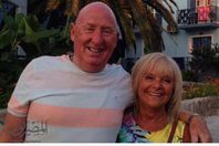 صورة السائح الانجليزى وزوجته المتوفيان بأزمة ?لبية