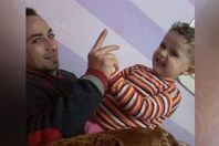 احدى الاطفال ووالدهم القاتل بدمياط