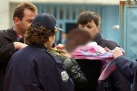 اضطهاد المحجبات (أرشيفية)