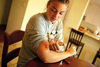 شباب مصاب بمرض السكرى