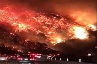 كاليفورنيا تكافح أكبر حرائق غابات في تاريخها