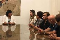 جانب من استقبال وزيرة الثقافة للفريق الفلسطيني