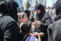 أسرة سورية سفّر أحد أفرادها إلى سوريا من اسطنبول