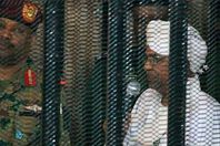 جانب من محاكمة الرئيس السوداني السابق عمر البشير