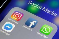 واتساب و ماسنجر والفيسبوك

