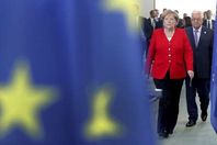 ميركل وعباس