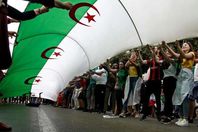 المتظاهرين في الجزائر