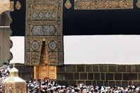 ملايين الحجاج يتوجهون إلى منى