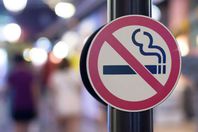 منطقة إسبانية تحظر التدخين في الأماكن العامة بسبب كورونا