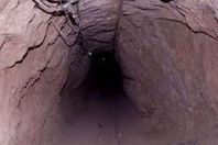 حفرت نفقا لتهريب ابنها من السجن.. ماذا حدث