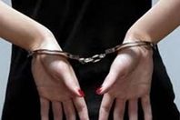 ما كشفته الكاميرات عن هروب شاب من شقة عشيقته بإمبابة