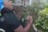 فصل شرطي أمريكي بعد مهاجمته امرأة سوداء داخل منزلها