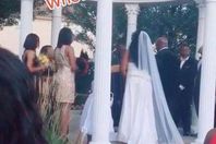 فيديو... امرأة تقتحم حفل زفاف وتصدم العريس بأمر غير متوقع