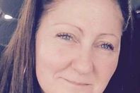 طردت معلمة في مدرسة ابتدائية بسبب علاقة مع والد تلميذ