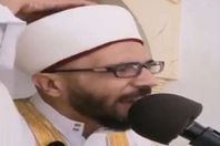 الداعية اللبناني على المنبر