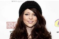 الكشف عن سبب وفاة المغنية «كادي جروفز» 
