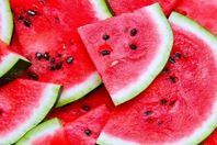 123-140133-watermelon-fruits-seeds_700x400