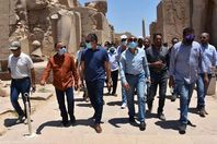 وزير السياحة والاثار