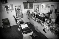 barber-invite-hairdresser-barbershop-hairdressers-time-travel-salon