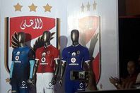 بالصور.. قميص الأهلي الجديد