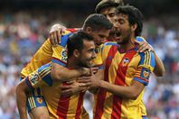 بالفيديو.. فالنسيا يلحق ببرشلونة هزيمة جديدة ويشعل "الليجا"