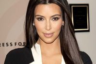 التغريدة  الواحدة لـ"كيم كاردشيان" بـ"450" ألف يورو