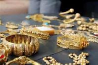 القبض على نقاش متهم بسرقة مجوهرات