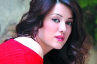 بالفيديو.. موقف محرج للفنانة كندة علوش على الهواء