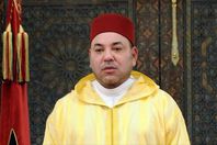 شاهد.. تعامل الأمن مع شاب هاجم موكب ملك المغرب