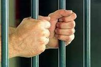 بدافع الانتقام.. عامل نظافة يشرع في قتل طفل بالسم