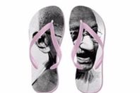 بسبب شبشب.. أزمة بين دولتين 